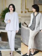 【就爱时尚】“早秋外套+项链”，才是妈妈辈们该有的打扮，优雅时尚又高级