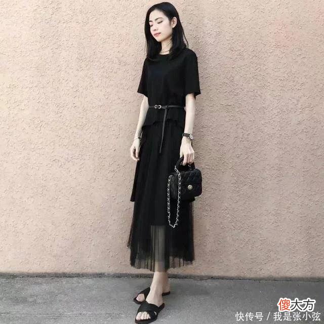 【时尚一点】上了年纪的女人，穿搭是刻意扮嫩还是优雅得体，看她的裙子就知道