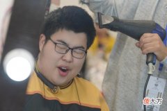 【游戏迷】QG战队有唐代美人？看清达亨的真容后，粉丝：在唐朝必是倾国倾城