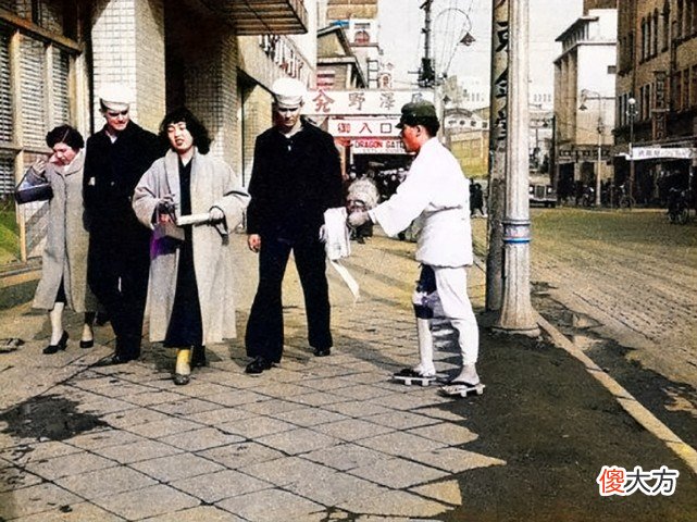 【历史故事】老照片：在街头向美军乞讨的日本人，骑马的英国女王伊丽莎白二世