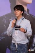 【就爱时尚】能量中国·中国发展网传播矩阵负责人王方圆在“民族时尚秀”致辞