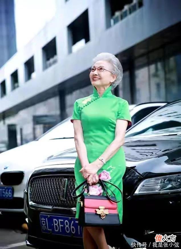 【时尚一点】真正优雅老去的女人,看这4个“地方”就知道,比普通人更显贵气