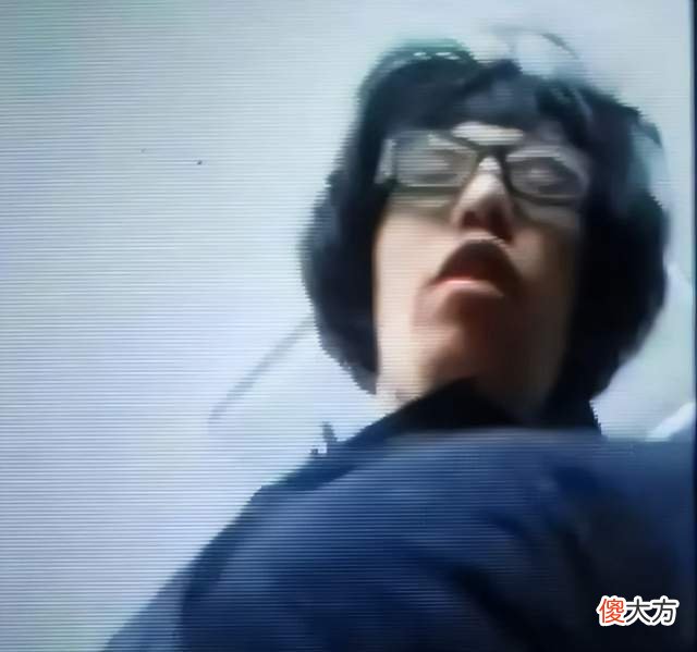 【游戏迷】张嘉文露脸直播首秀，官宣后路堵死张嘉文，张嘉文后悔也来不及了