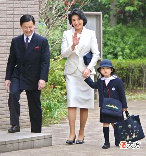 【爱历史】爱子公主在学校被欺负，德仁天皇顾虑重重不作为，皇后心疼到难受