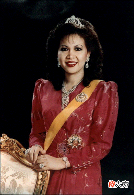 【爱历史】富到流油的文莱国王,娶3位绝美夫人,如今只有原配陪伴左右