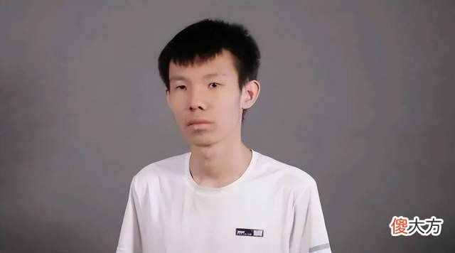 【游戏迷】张嘉文直播生涯首次露脸！豚豚出马拿下好兄弟，张嘉文反应太逗了
