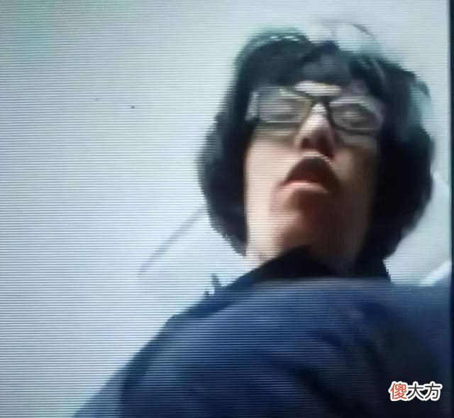 【游戏迷】张嘉文直播生涯首次露脸！豚豚出马拿下好兄弟，张嘉文反应太逗了