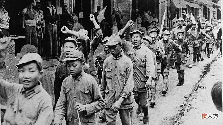 【历史故事】新亮剑为啥遭人诟病？衣食住行皆不符合史实，武器装备也没能例外