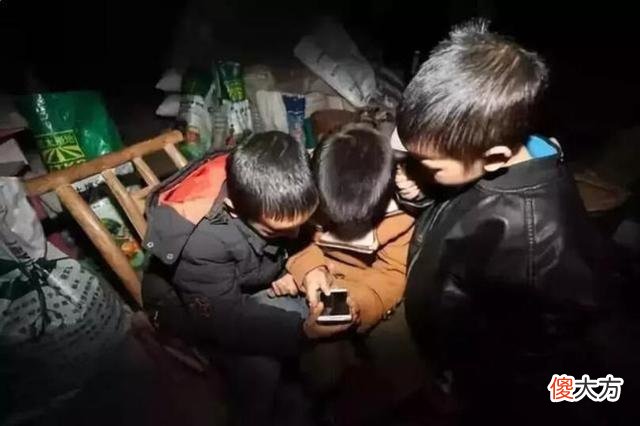 开学了,一则楼道里的《通知》曝光,家长除了绝望,还能怎么做?