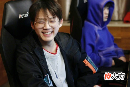 【游戏迷】未来战士乐言还值得期待吗，夏季赛数据揭示乐言与Aix竞争并无优势