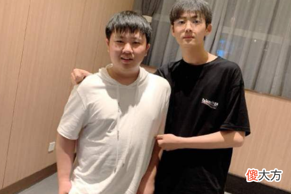 【游戏迷】未来战士乐言还值得期待吗，夏季赛数据揭示乐言与Aix竞争并无优势