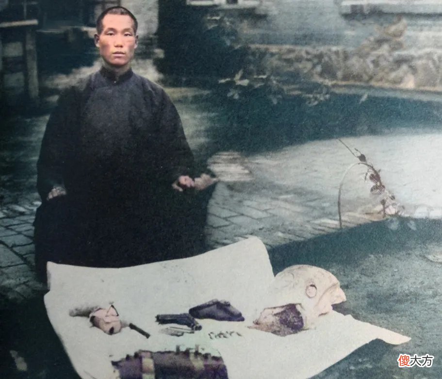 【历史故事】老照片：大地主的三姨太后来做了妓女，戴笠与他母亲蓝月喜的合影