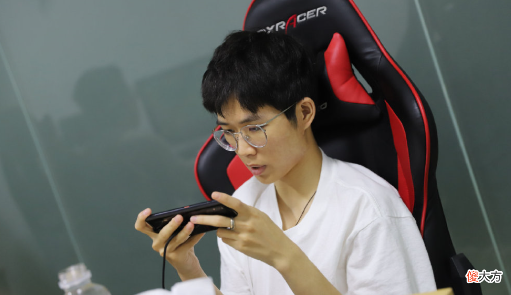 【游戏世界】世冠大战无法重现！久诚关键赛事即将缺席，这冷板凳要坐定了吗？
