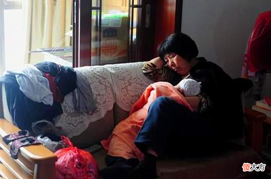 高学历婆婆的哭诉：我看了那么多书，却被晚年带娃打败了