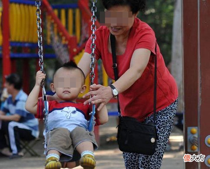 外孙和孙子哪个更亲？老人的一番真心话，让众人“扎心”