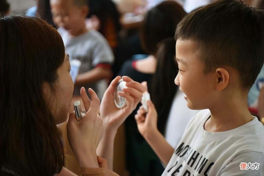 如何和孩子进行有效沟通？家长要学会缩小“隐秘区”和“盲目区”