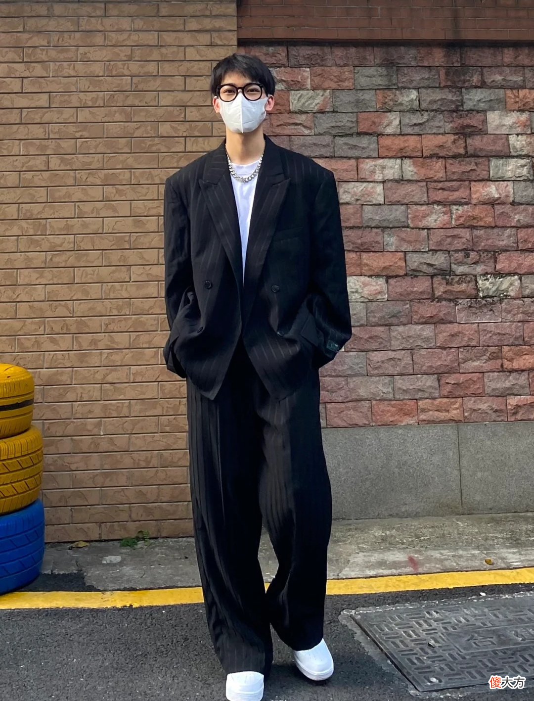 【时尚一点】黄黑皮男人怎么穿才能显白?请仔细看这篇攻略