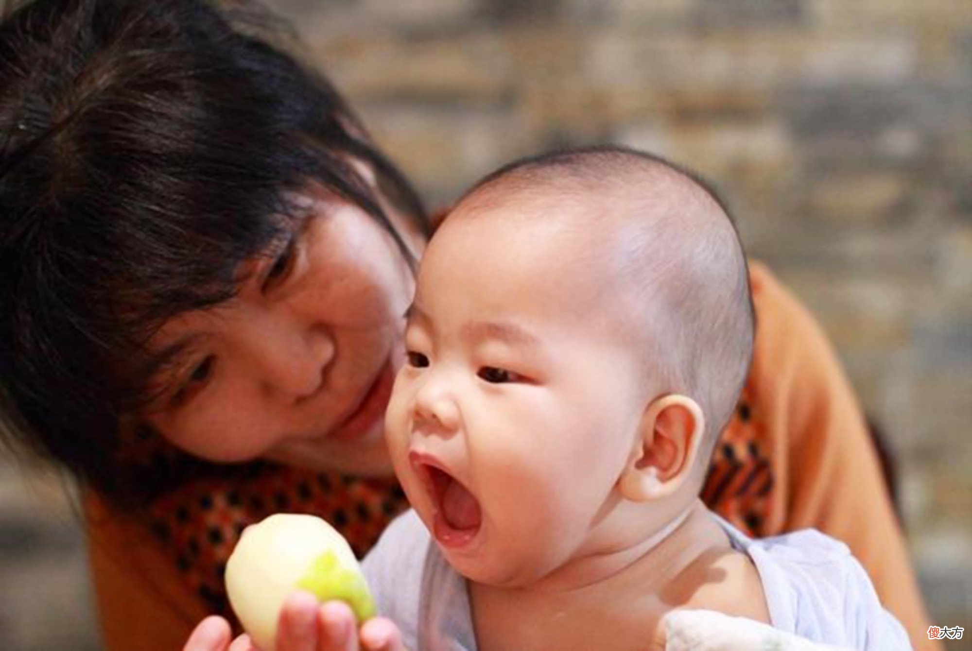 婴儿是否认识自己的妈妈？若错过了认母时间，就别怪宝宝“无情”