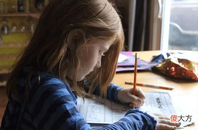 小学生字写得很差需要报班吗？家长做对4件事，孩子写出一手好字
