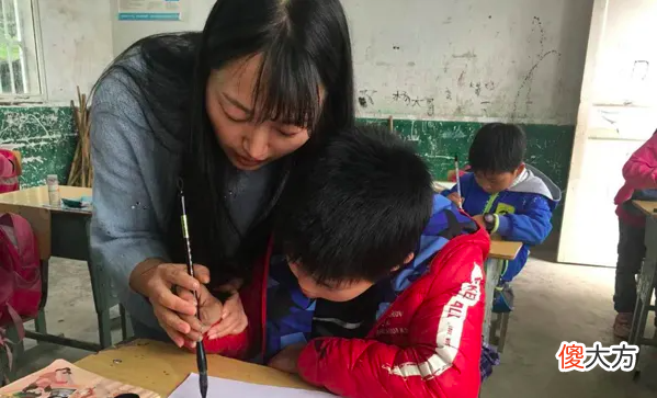 小学生字写得很差需要报班吗？家长做对4件事，孩子写出一手好字