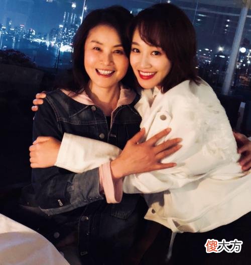 妈妈三十年前后照片对比，原来真的有“永葆青春”的妈妈！