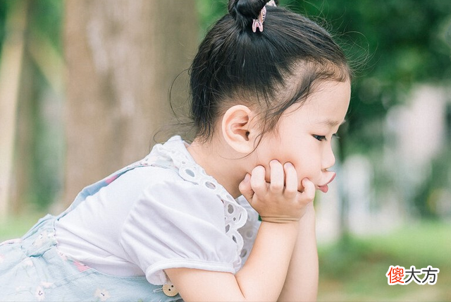 “可怕的两岁”、“麻烦的三岁”，孩子强迫式成长的苦衷，你知道多少？