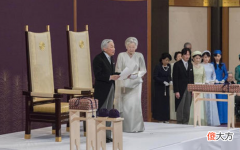 【历史故事】日本天皇失去神性成职业，每天也要按时上班，年薪9000万日元