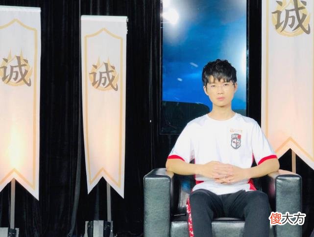 【游戏迷】QG飞牛勇夺六冠，成就个人大满贯，后面只有三位中单有机会追赶飞牛脚步