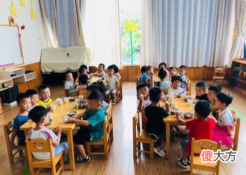 气温断崖式下降、老师抱怨出勤率低，宝妈回怼：生病了算谁的？