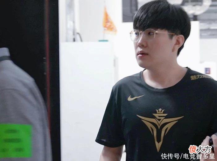 【游戏迷】Rich状态不好是因为眼镜丢了？宁王直播为富贵说话，网友：太扯了
