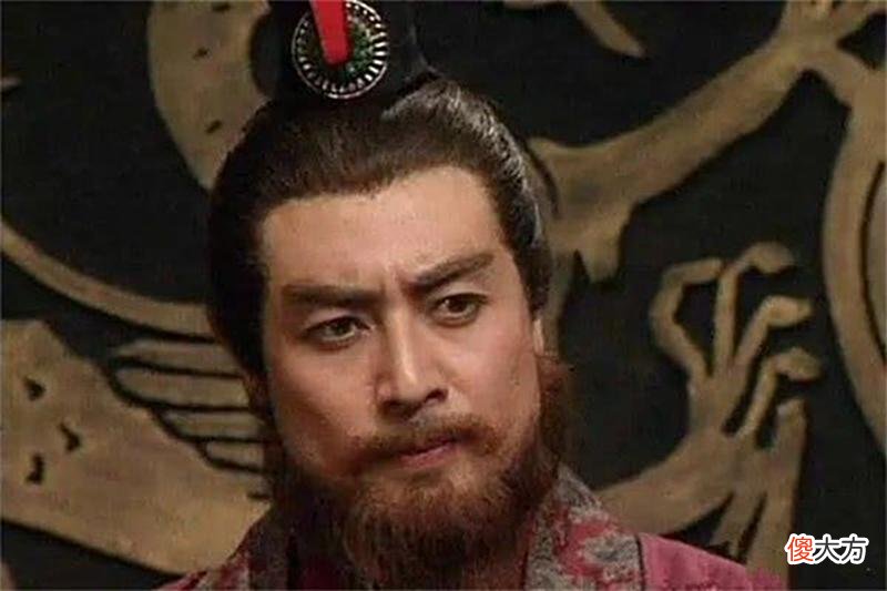【历史故事】曹操、刘备、孙权三人各带一个保镖，六人混战，最后的胜利者是谁
