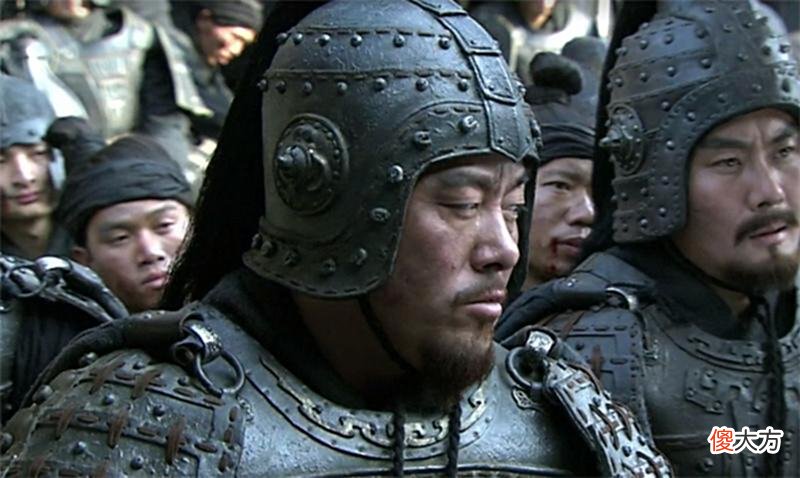 【历史故事】曹操、刘备、孙权三人各带一个保镖，六人混战，最后的胜利者是谁