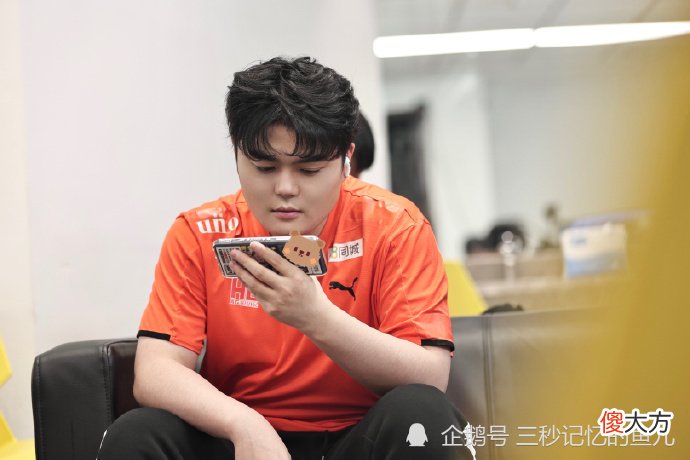 【游戏迷】Hero清融、DYG久诚、AG笑影谁会是转会期的最佳中路？