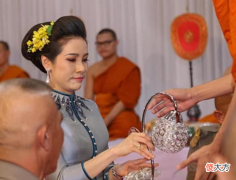 【历史故事】诗妮娜遮掩昔日锋芒，苏堤大王后名正言顺，贵妃从未摆脱妾室身份