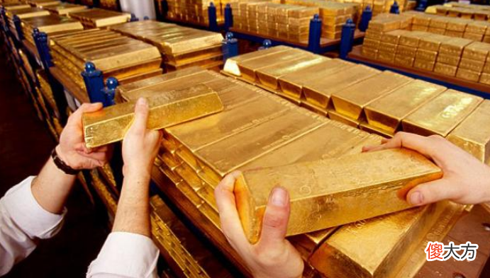 【历史故事】老人砍柴意外发现藏金洞,拉走一车黄金,后来怎样?