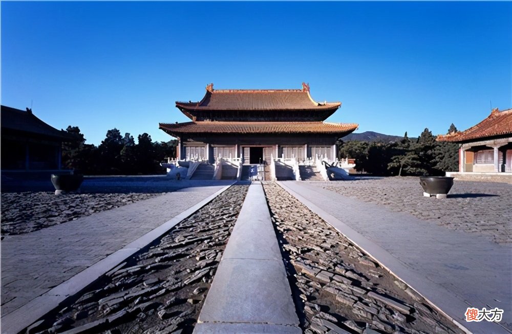 【历史故事】古代皇帝驾崩，妃子会被选去守陵，她们如何侍奉皇帝？