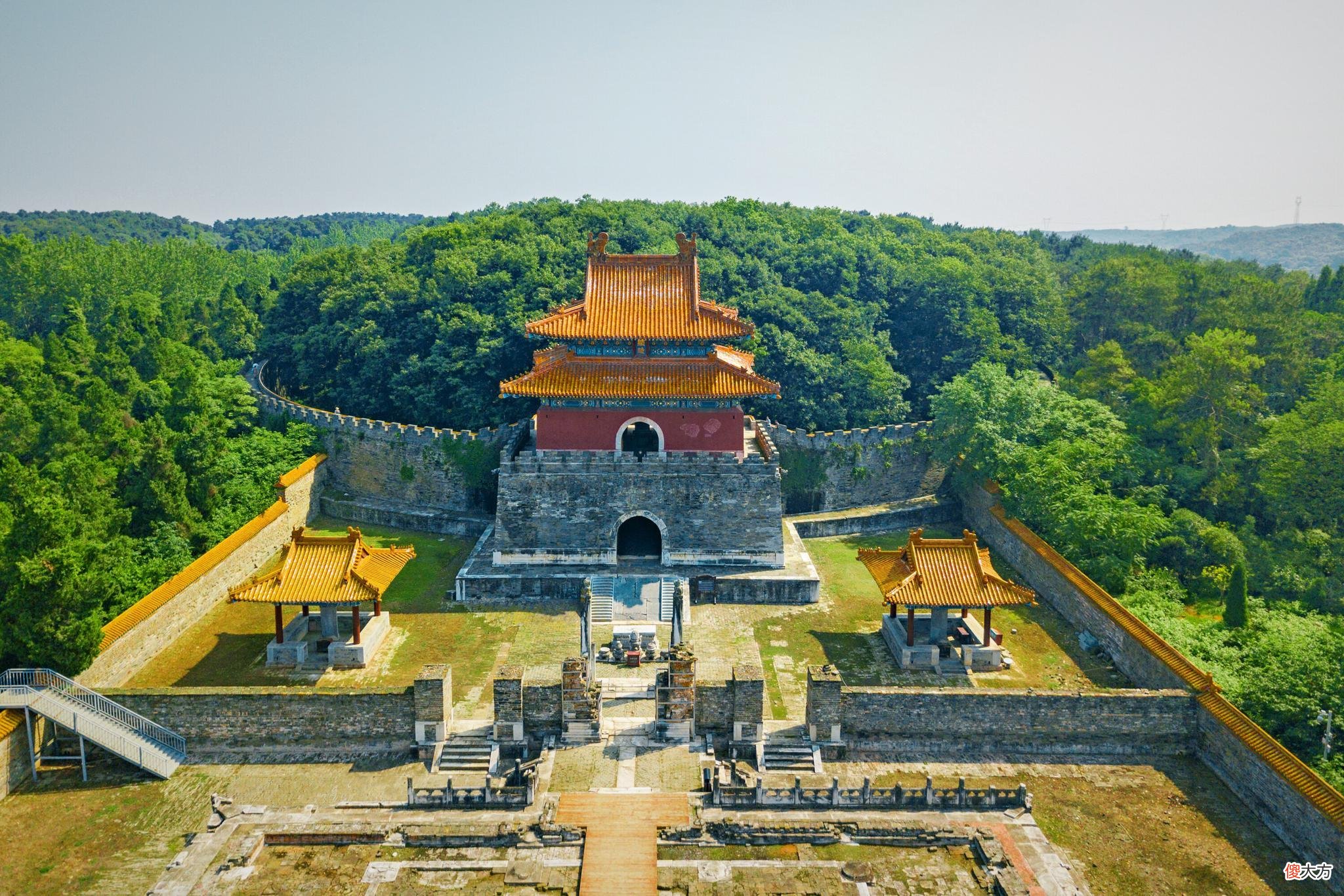 【历史故事】古代皇帝驾崩，妃子会被选去守陵，她们如何侍奉皇帝？