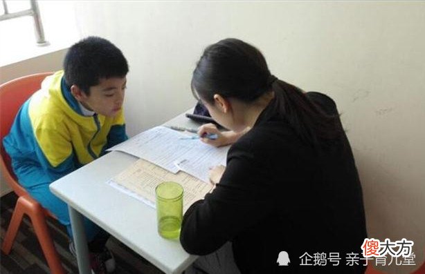 网友小姐姐给亲戚家的孩子讲题，却“吃力不讨好”，直言做错了吗