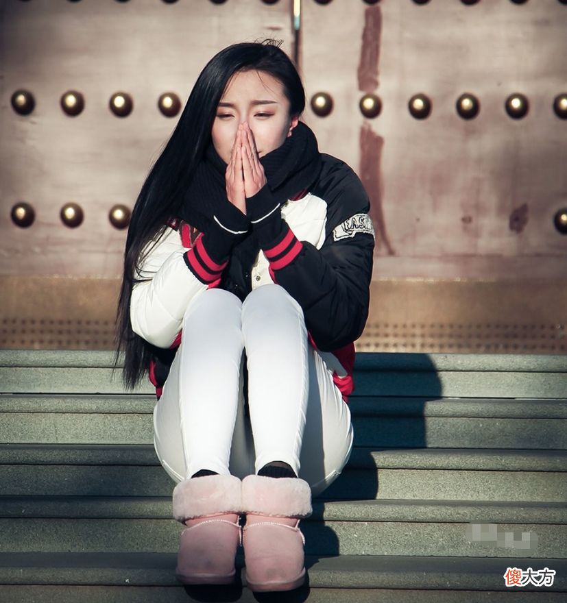 何知其人富？财气通门户!