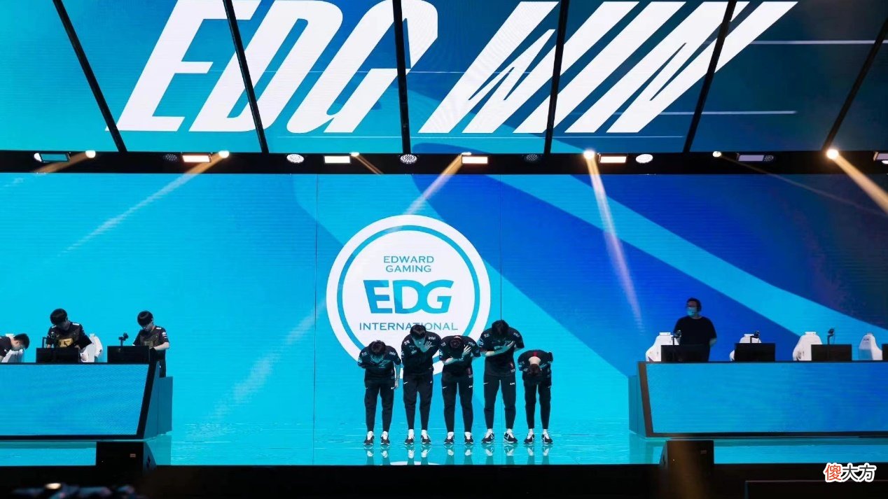 【游戏世界】RNG不敌EDG止步季后赛，仍有概率直通S12世界赛，多队成关键因素
