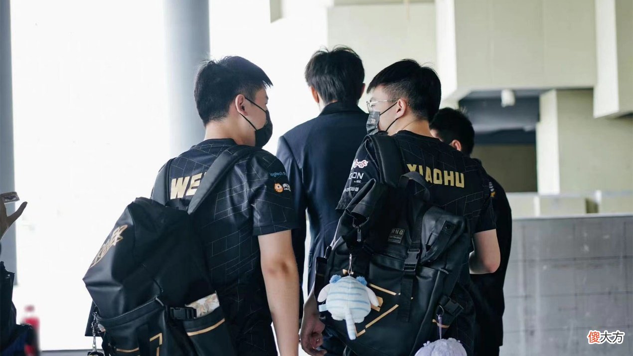 【游戏世界】RNG不敌EDG止步季后赛，仍有概率直通S12世界赛，多队成关键因素