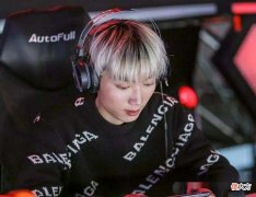 【游戏世界】亚瑟一个人打五个人，竟然一点都不担心，观众们都说他已经学到了