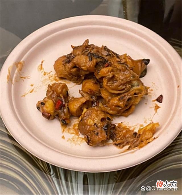 【游戏世界】RNG失败滋味GNR来尝，姿态吃到干呕仍强调：节目效果而已，很美味