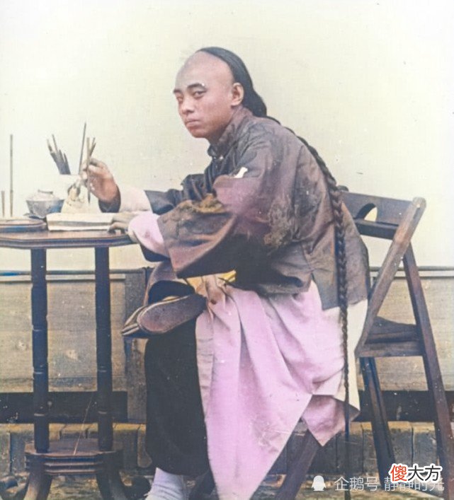 【爱历史】晚清老照片：毛驴驮大缸，慈禧太后出行排场大，衙役穿着像乞丐