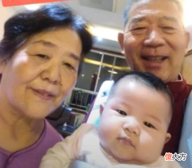67岁高龄产妇生子一年后，即将面临的3个问题，最后一个很现实