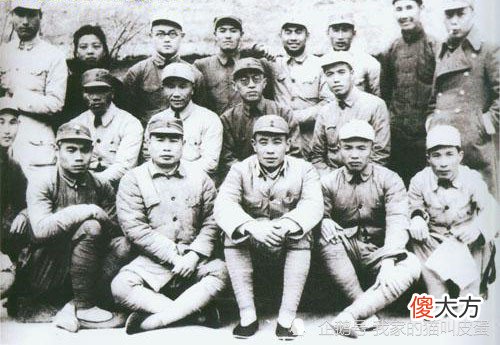【历史故事】1955年我军首次授衔，开国上将有三人最年轻的，二人40岁，一人39岁