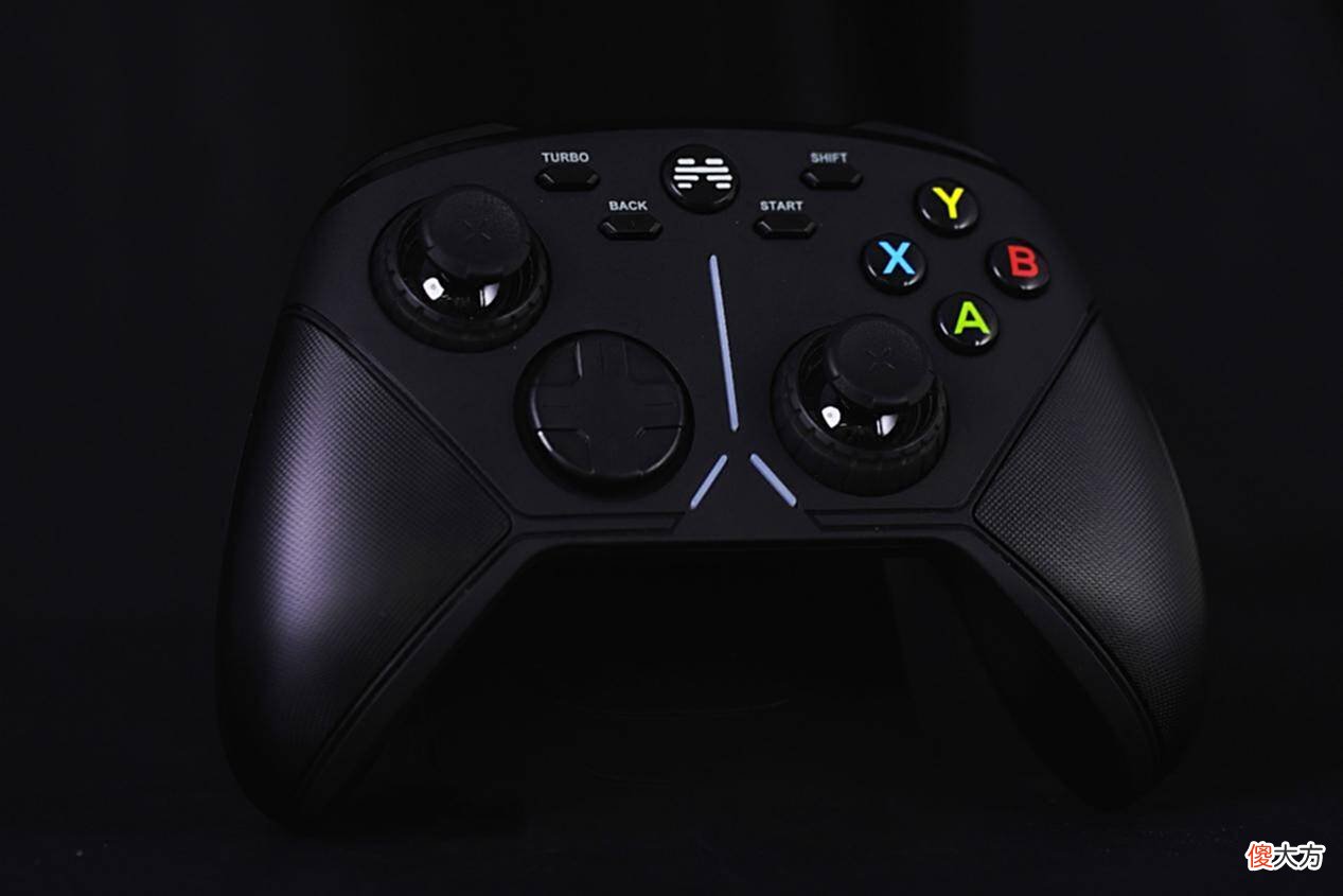 【游戏迷】北通阿修罗3与Xbox手柄实测,哪款更适合你?