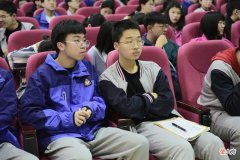 35岁啃老大师离世：溺爱是惯子毒药，爱得多不如爱得对！