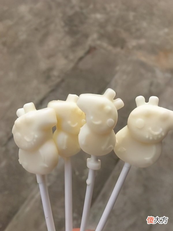 网红“奶酪棒”成哄娃神器，吃了真能补钙吗？家长需谨慎