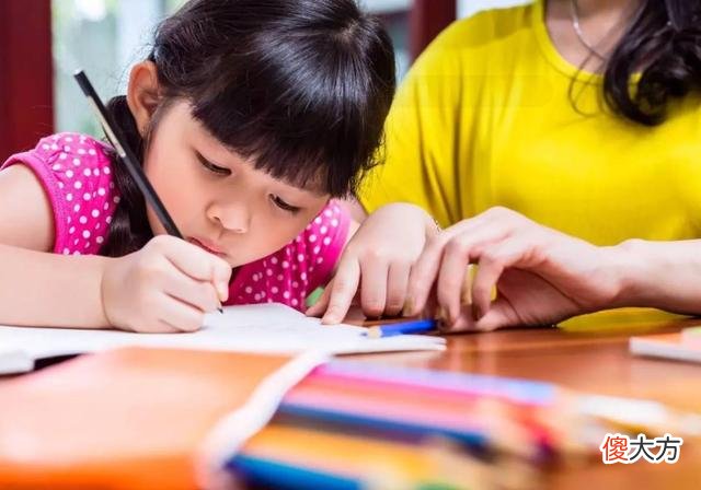 若想让孩子变“自觉”，家长要“控制”好自己，有4件事急不得